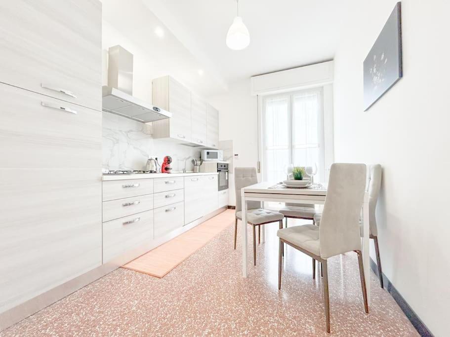 Elegant Apartment - Wifi - Smart Tv - Netflix Генуя Экстерьер фото